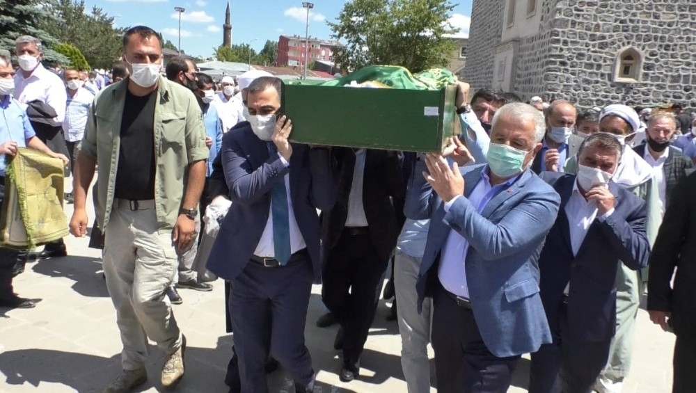 Bu acıya yürek dayanmaz