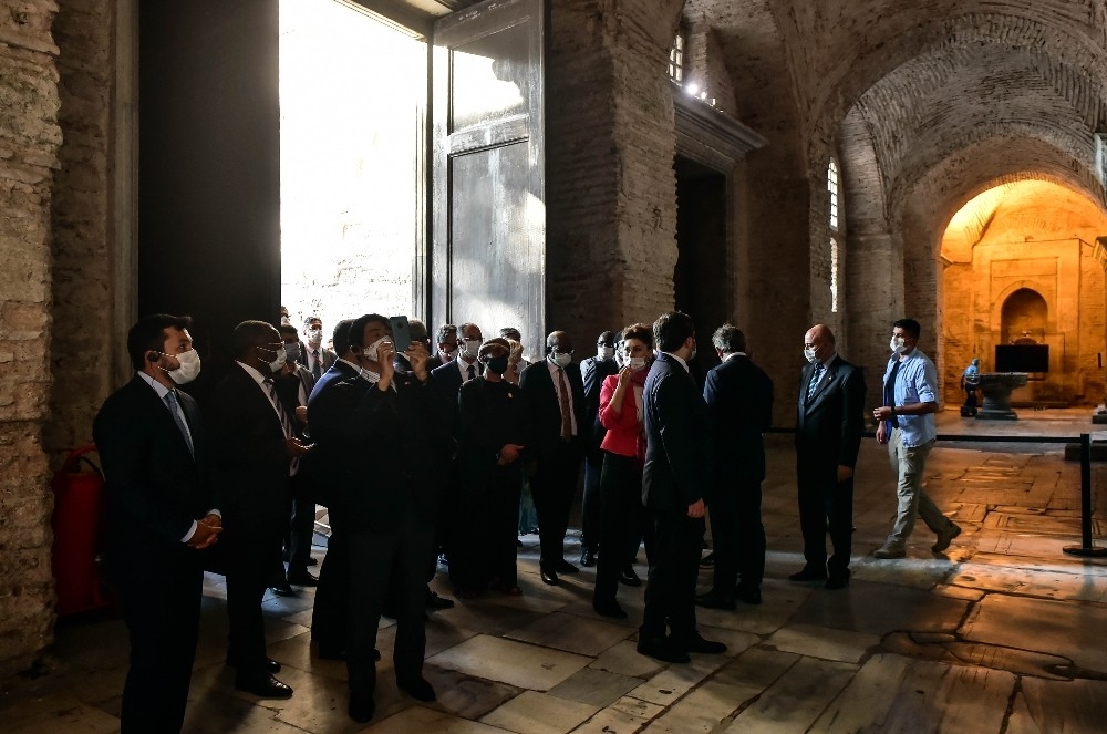 Büyükelçiler Ayasofya'yı ziyaret etti