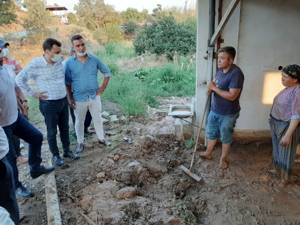 CHP'li vekiller sel felaketinden etkilenen Sarıgöl'de