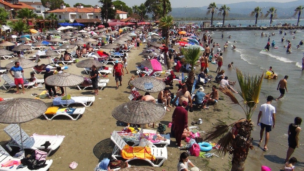 Denizde, karada, plajda, derede izdiham