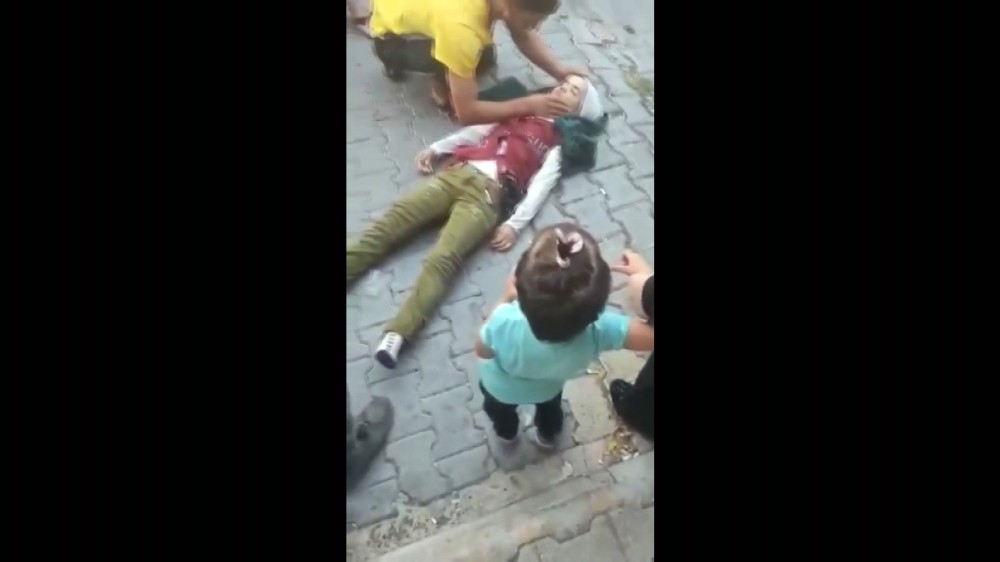 'Dur' ihtarına uymayan sürücü, 11 yaşındaki Esma'ya çarptı