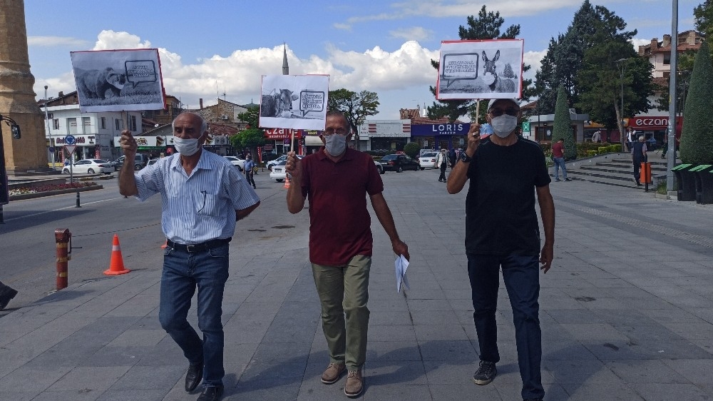 Emekli öğretmenlerden maske kullanımına yönelik dikkat çeken etkinlik