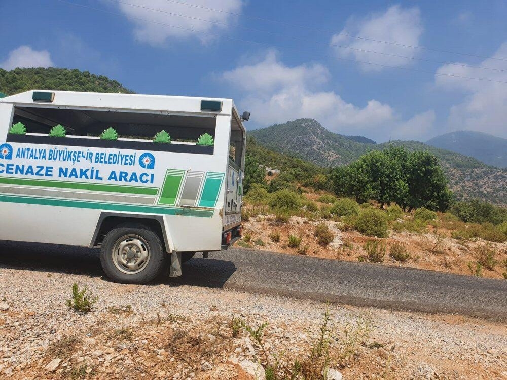 Eşine 'dağa gidiyorum' dedi, cesedi ağaçta asılı bulundu