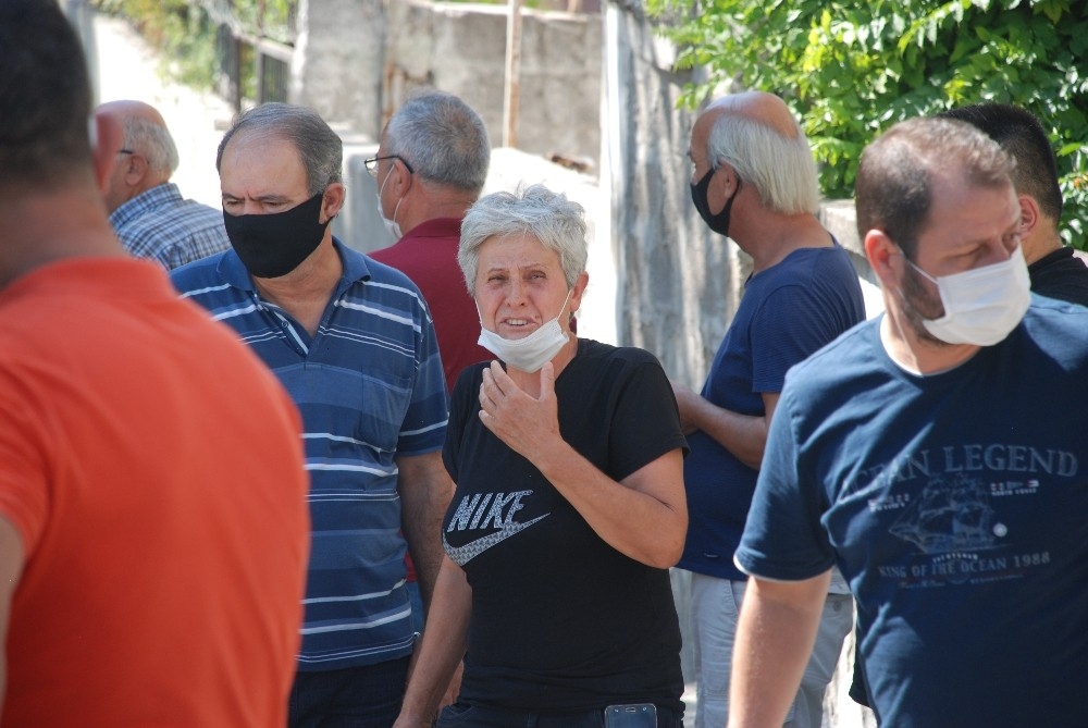 Gizlice pencereden giren eski eşi tarafından öldürüldü
