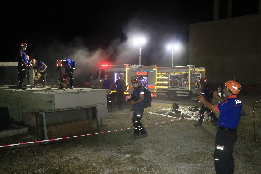 Gölcük depreminin 21'inci yıldönümünde, Adana'da deprem tatbikatı