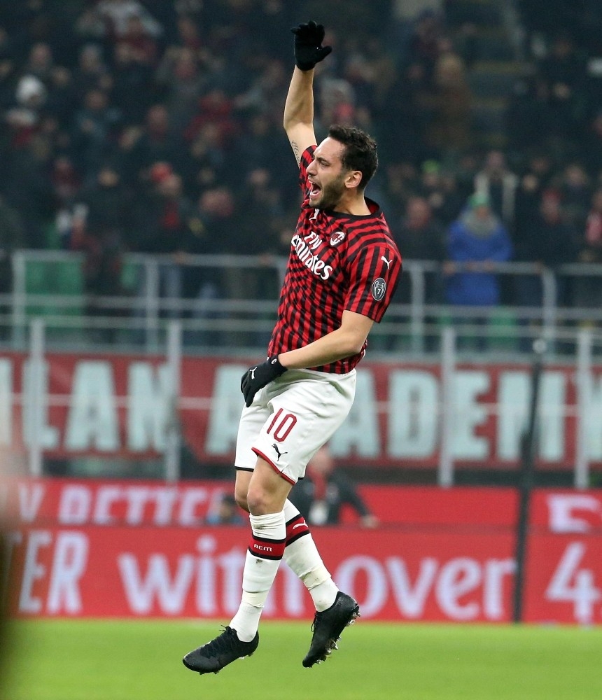 Hakan Çalhanoğlu, İtalya'da en golcü sezonunu yaşadı