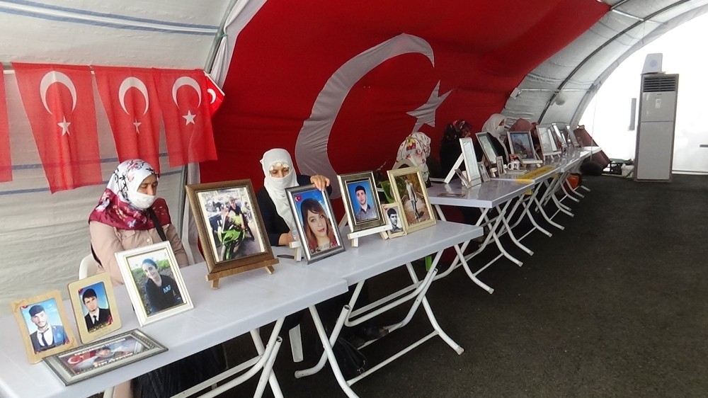 HDP önündeki ailelerin evlat nöbeti 359'uncu gününde