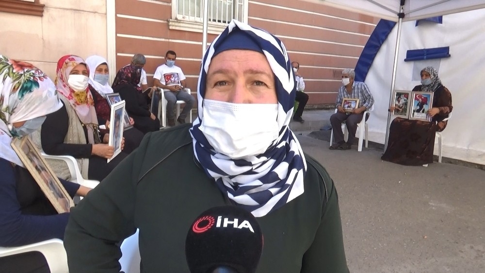 HDP önündeki ailelerin evlat nöbeti devam ediyor