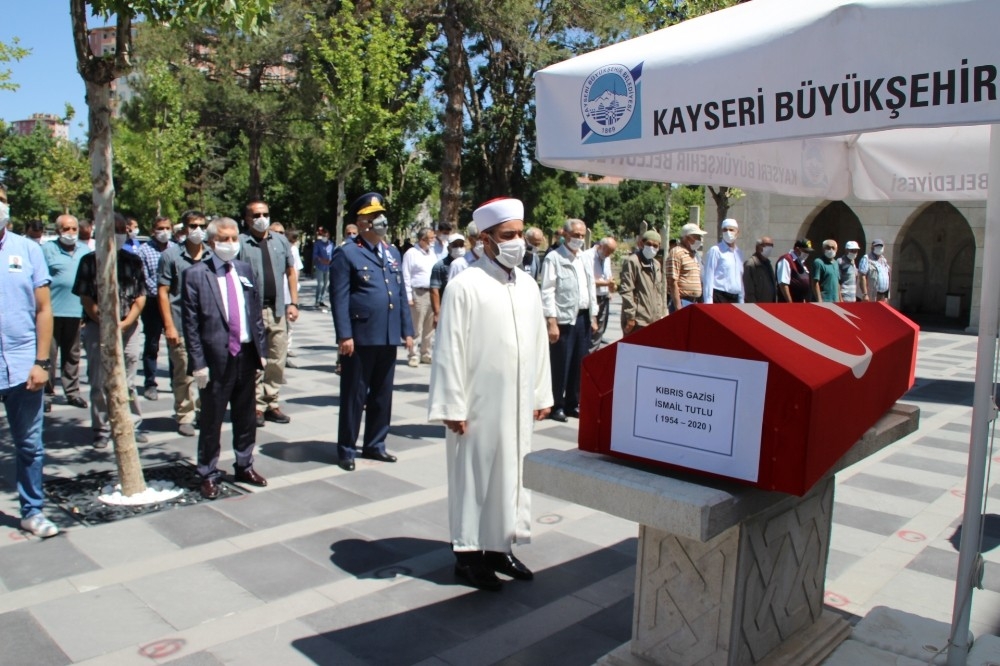İçtiği hap nefes borusuna kaçan Kıbrıs gazisi hayatını kaybetti