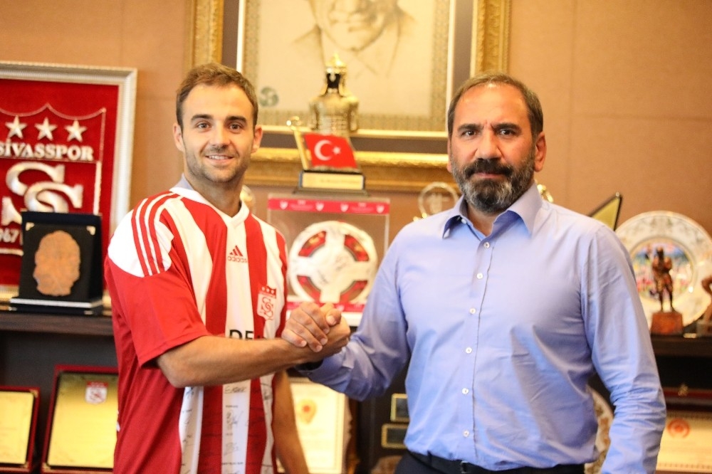 Jorge Felix Sivasspor'a imzayı attı