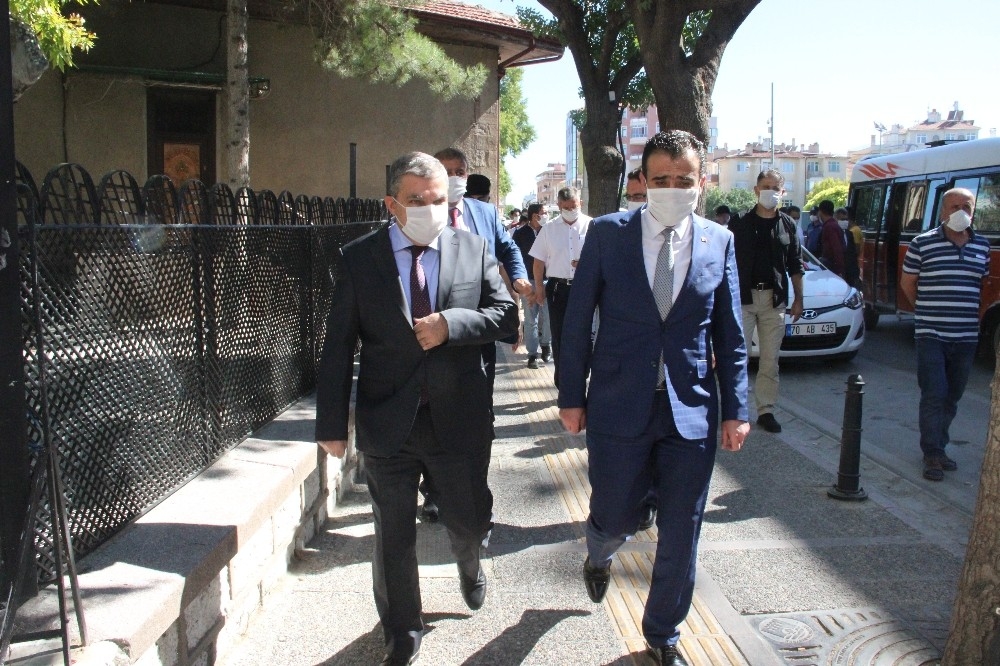 Karaman'da kuruyemiş ve dondurma yasağı