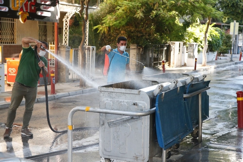 Konak'ta temizlik harekatı