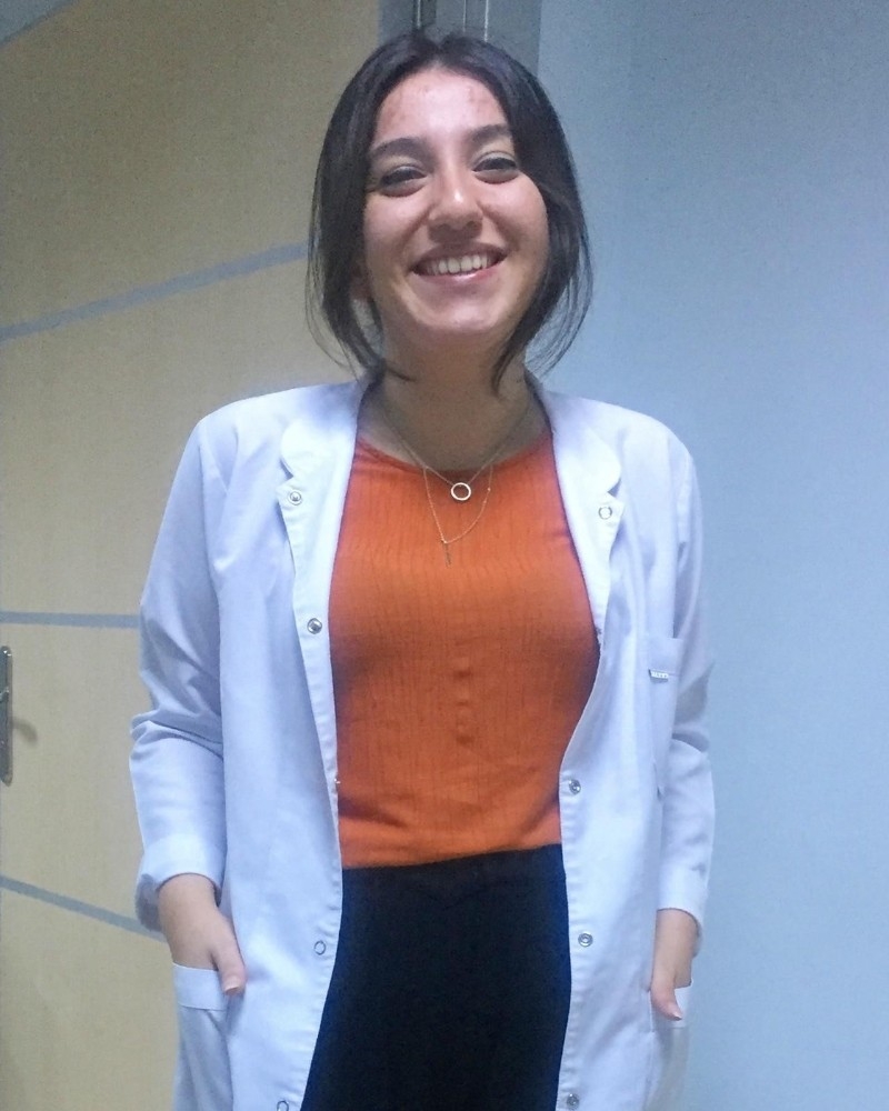 Korona hastası "Bana bakacaksın" diyerek doktora saldırdı