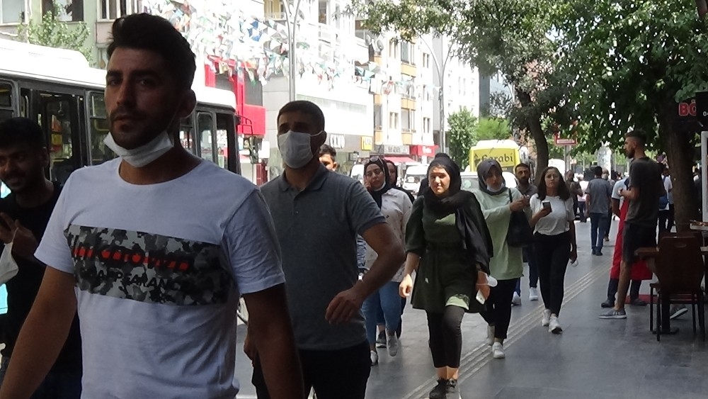 "Korona virüs umurumuzda değil"