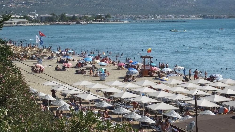 Kuzey Ege'de bayram bereketi yaşandı