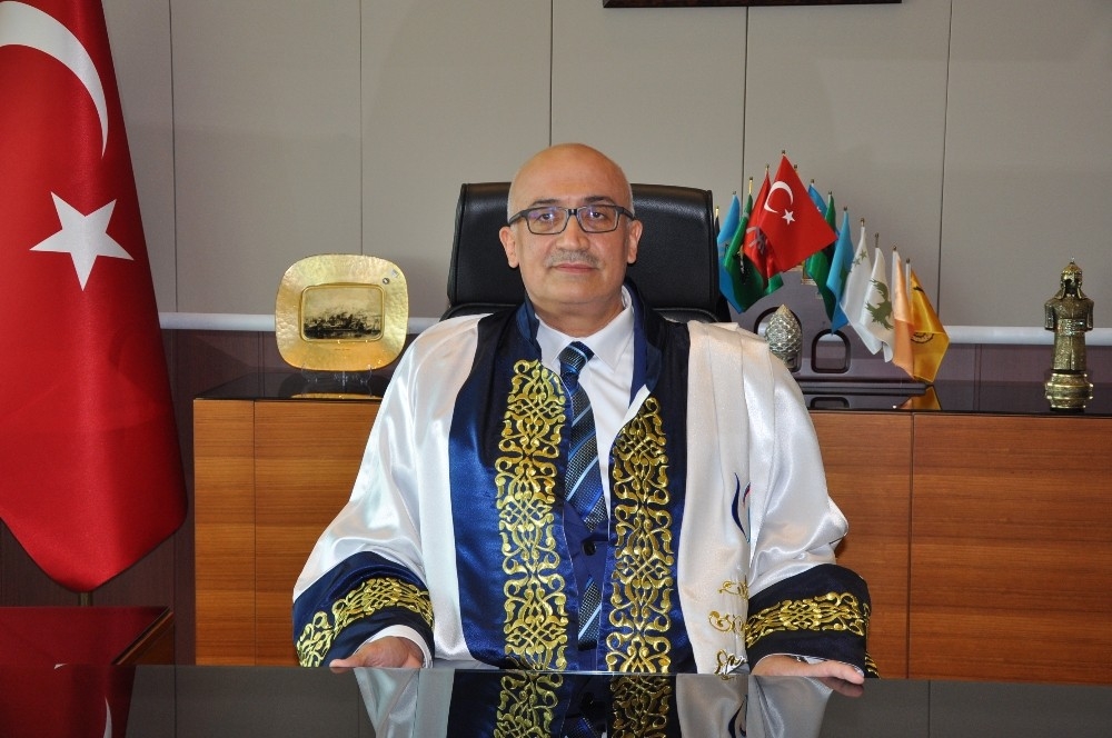 Manisa Celal Bayar Üniversitesi yeni öğrencilerini bekliyor