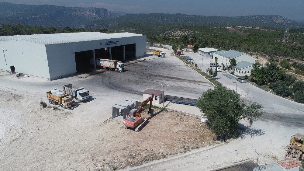 Mersin'de vahşi depolama tarih oluyor