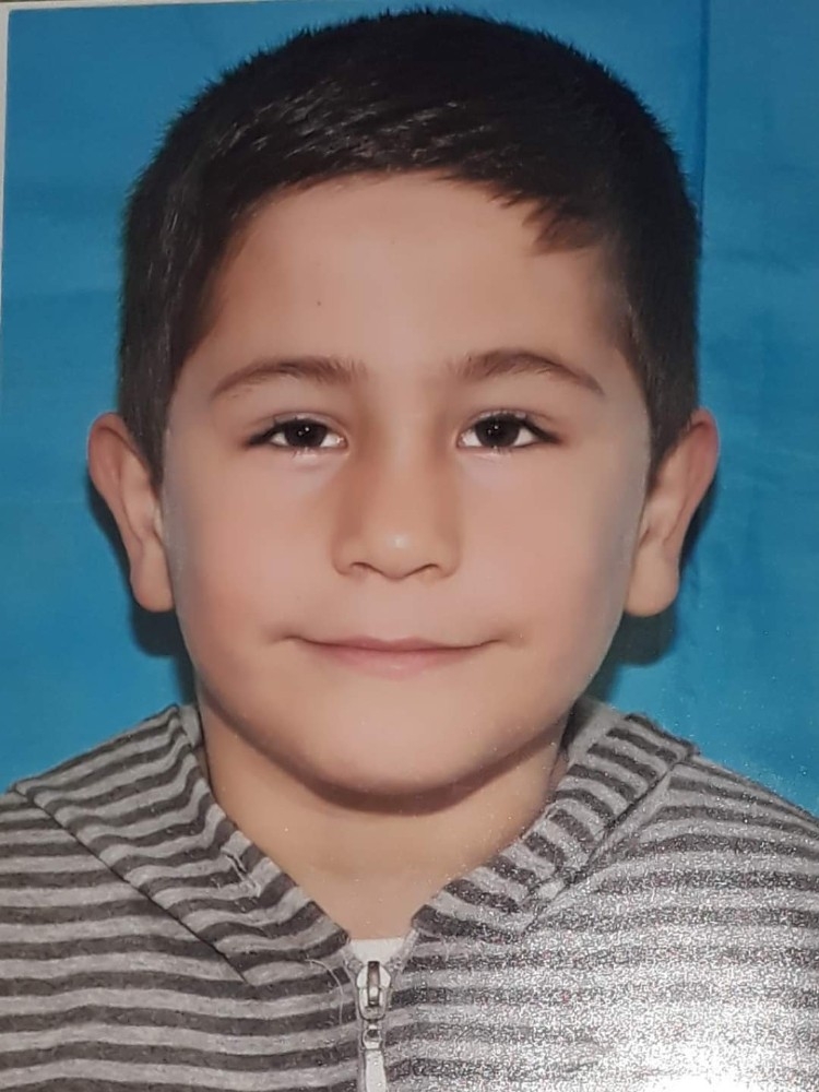 Metruk binada cesedi bulunan 10 yaşındaki Yusuf Efe toprağa verildi