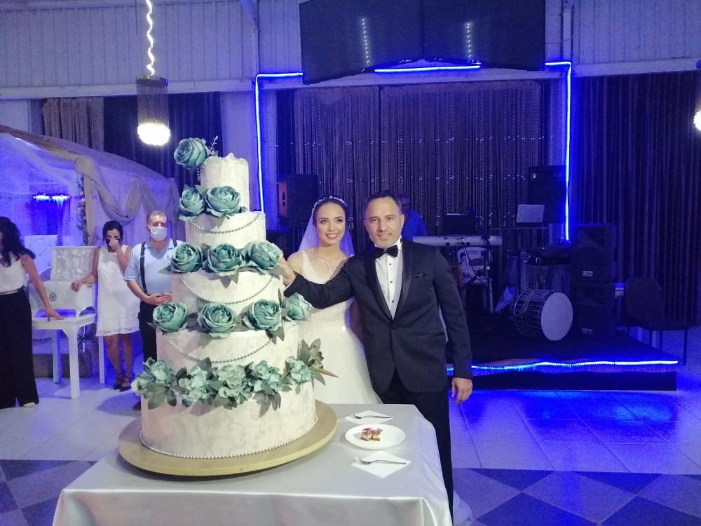 Millî Takım Antrenörü Niyazi Gülhan dünya evine girdi