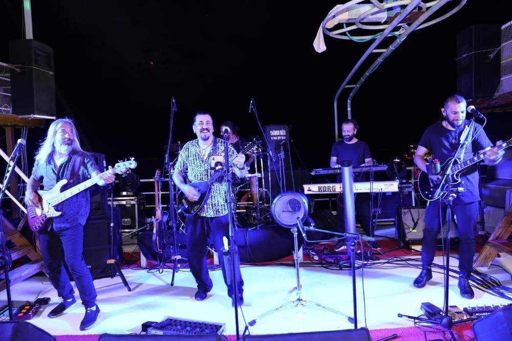Necati ve Saykolar Didim'i coşturdu