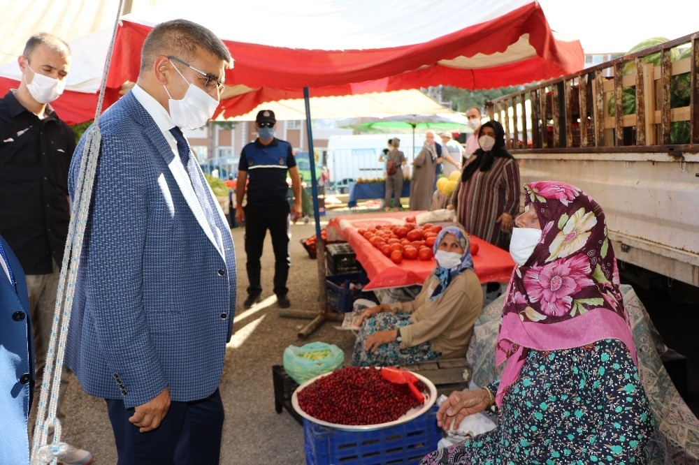 "Oğlum sana bir şey diyeceğim" diyerek valiyi çağırdı