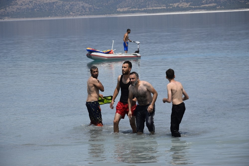 Salda gölünde kayboldu