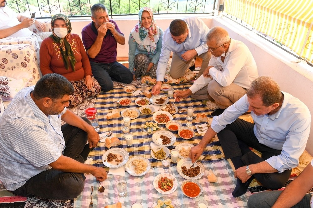 Seçer: Mersin emin ellere emanet