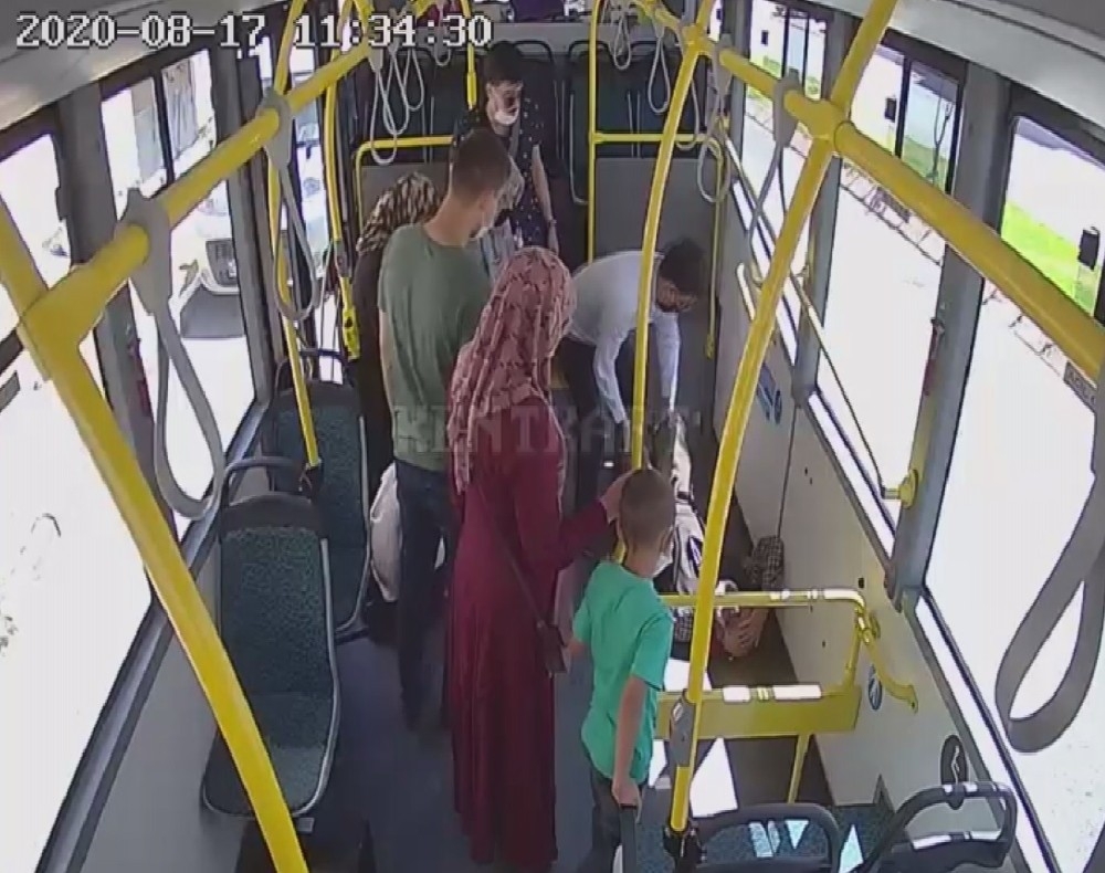 Şoförden, dili boğazına kaçan adama hayat kurtaran müdahale