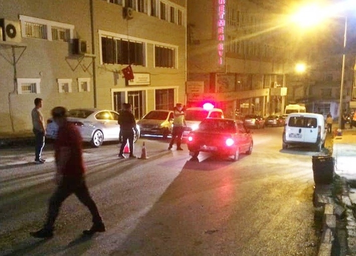 Sokak ortasında silahla vuruldu