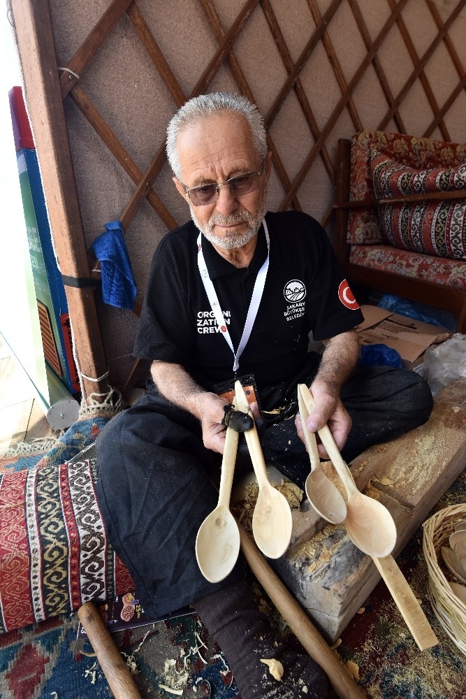 Tahta kaşığa adanan 60 yıl