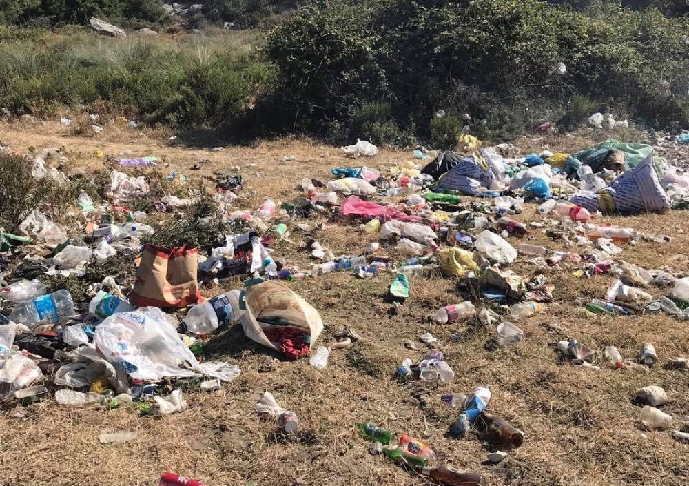 Tatilciler Erdek'i çöplüğe çevirdi