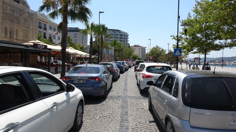 Tatilcilerin dönüş çilesi başladı
