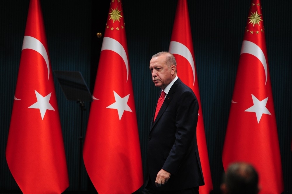 Türkiye bu suni rüzgarlarla eğilip bükülmez