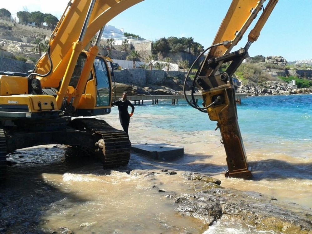 Yuh! Bodrum'da kaçak yapılar deniz dibine indi