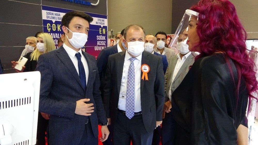 1. Güzellik Fuarı kapılarını ziyaretçilere açtı
