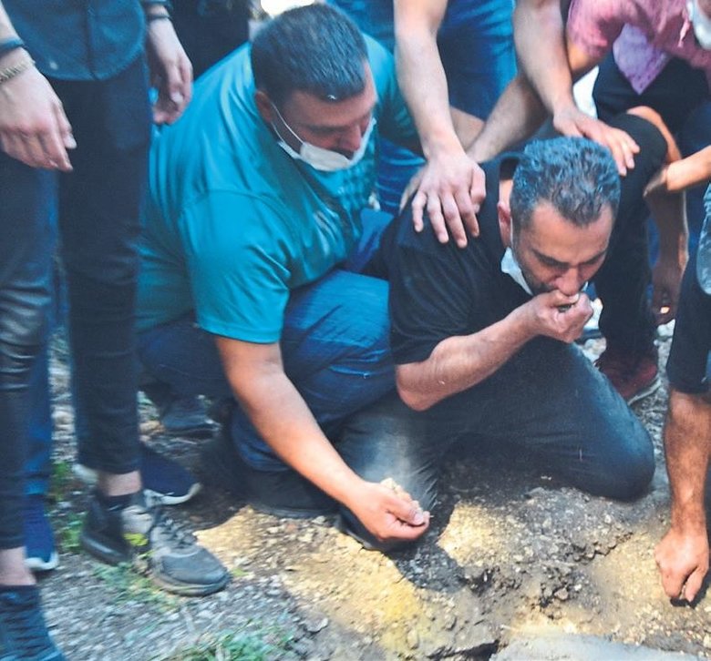 Acıların en büyüğü! Kardeşinin toprağını öptü