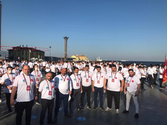 İzmir'in kurtuluş gününde '12 Ada' yürüyüşü