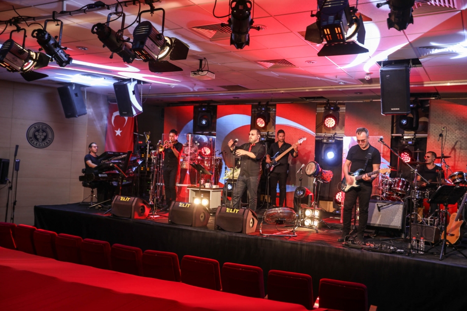 Buca’da 9 Eylül’e Yaşar’la muhteşem final