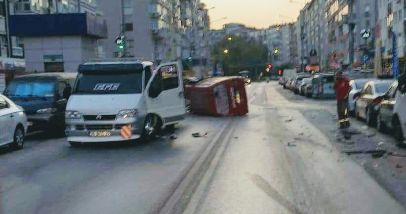 İzmir'de feci kaza: Duran araca çarptı