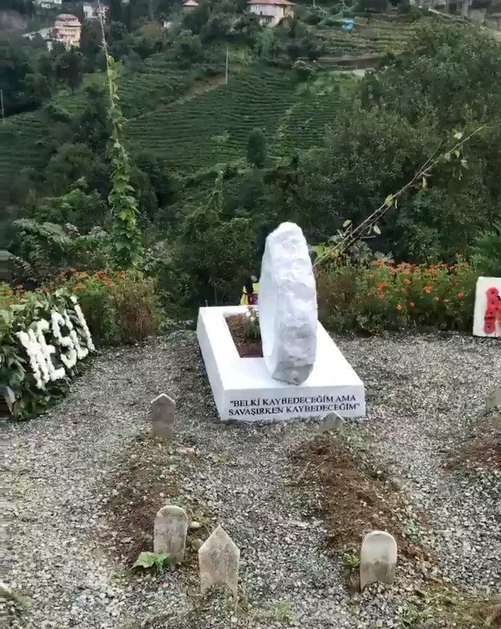 Neslican'a anıt mezar