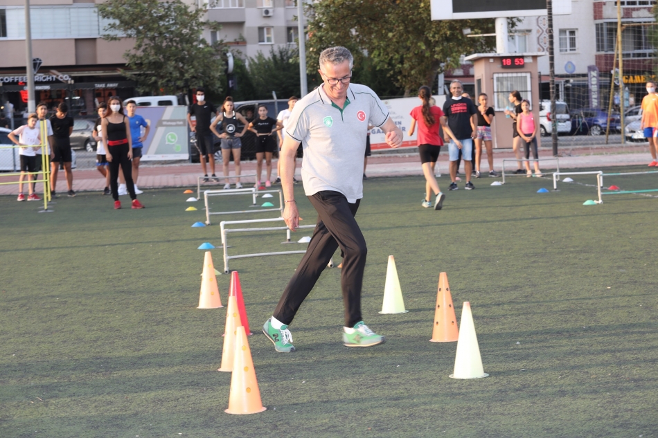 Başkan Arda atletizm pistinde