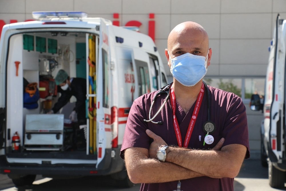 "20 ile 40 yaş arasındakiler, 100 vakanın 40'ı"
