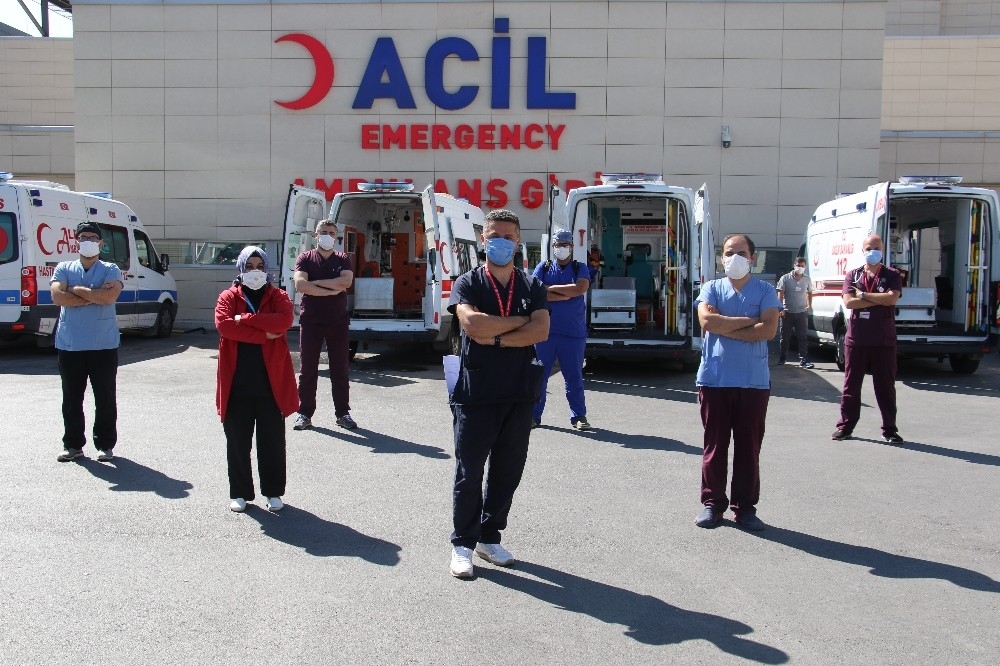 "20 ile 40 yaş arasındakiler, 100 vakanın 40'ı"