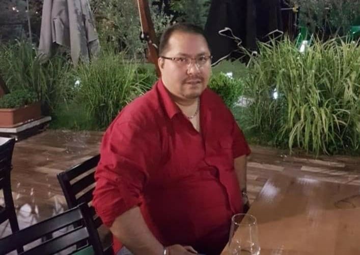 4 kişi namazını kıldı, tabutu yakıldı