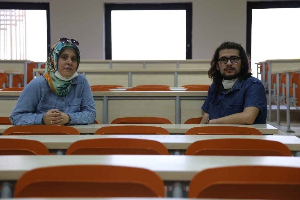 Anne-oğul aynı kampüsü paylaşacak