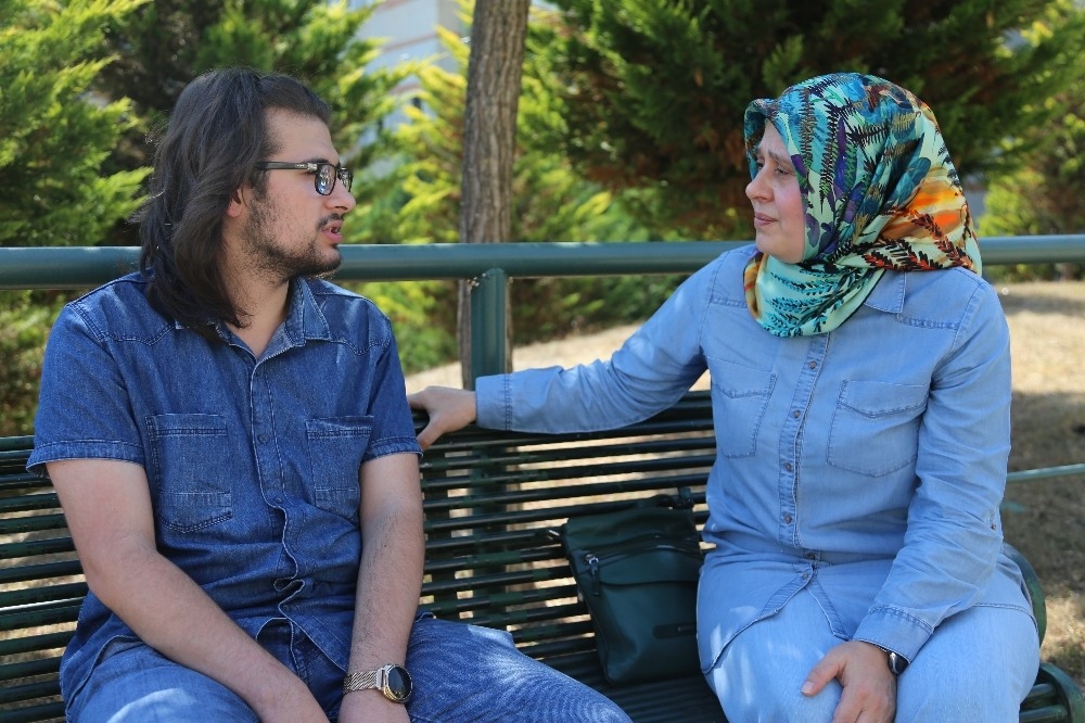 Anne-oğul aynı kampüsü paylaşacak
