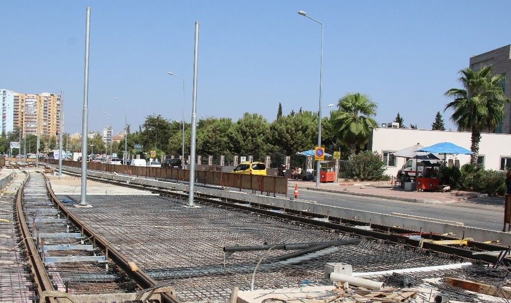 Antalya'da raylı sistem hatları birleşiyor