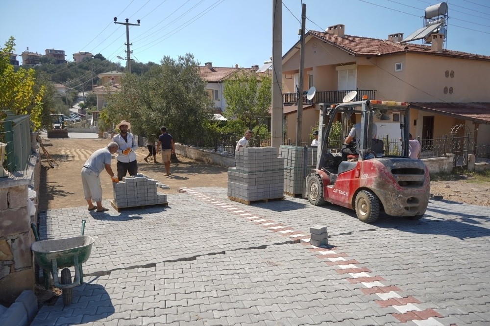 Ayvalık'ta yol hamlesi