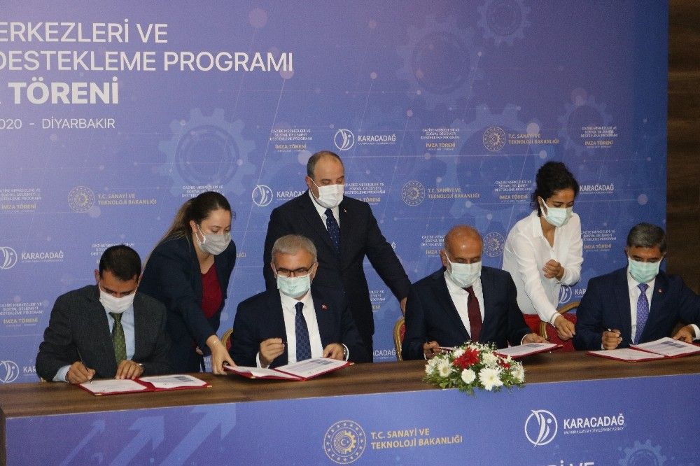 Bakan Varank Diyarbakır'da 7 projenin imza törenine katıldı