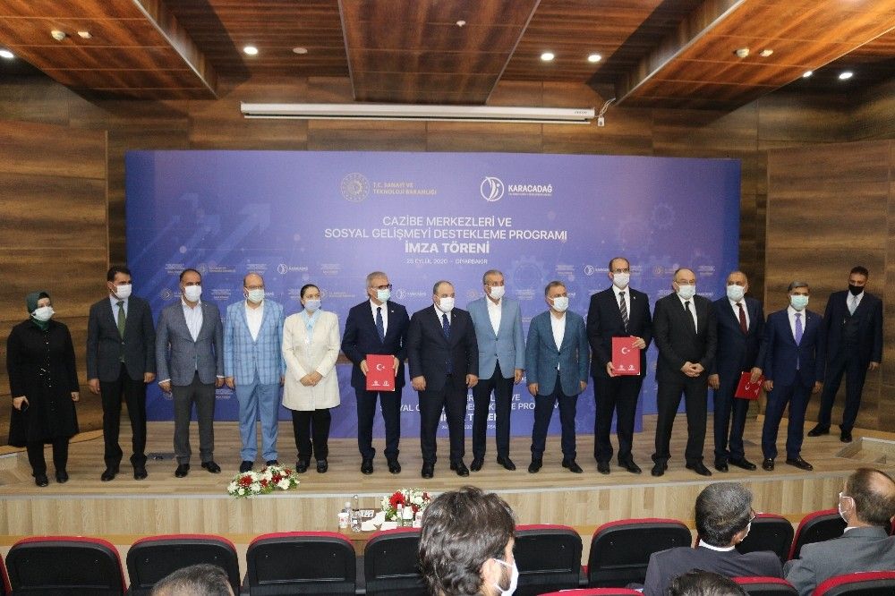Bakan Varank Diyarbakır'da 7 projenin imza törenine katıldı